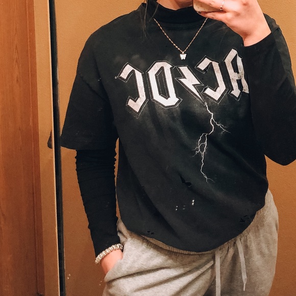 Meet your Posher, Chloe - Picture 1 of 1